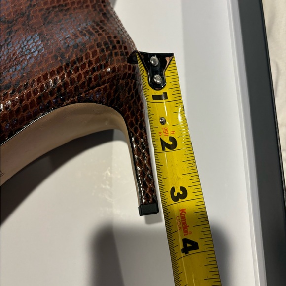 Beautiful never worn BCB generation brown snake pony toe boots - Picture 6 of 9